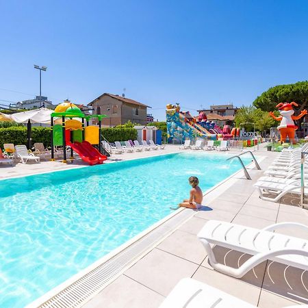 Ciccio Hotel Misano Adriatico Ngoại thất bức ảnh