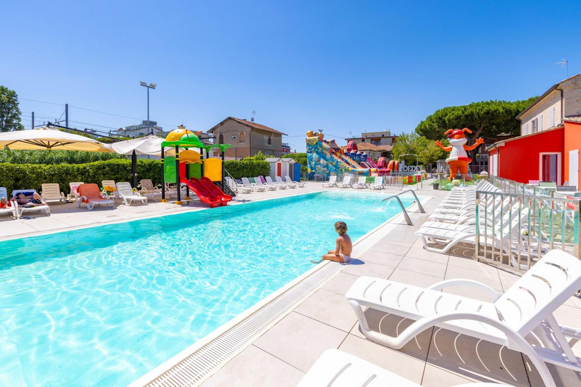 Ciccio Hotel Misano Adriatico Ngoại thất bức ảnh