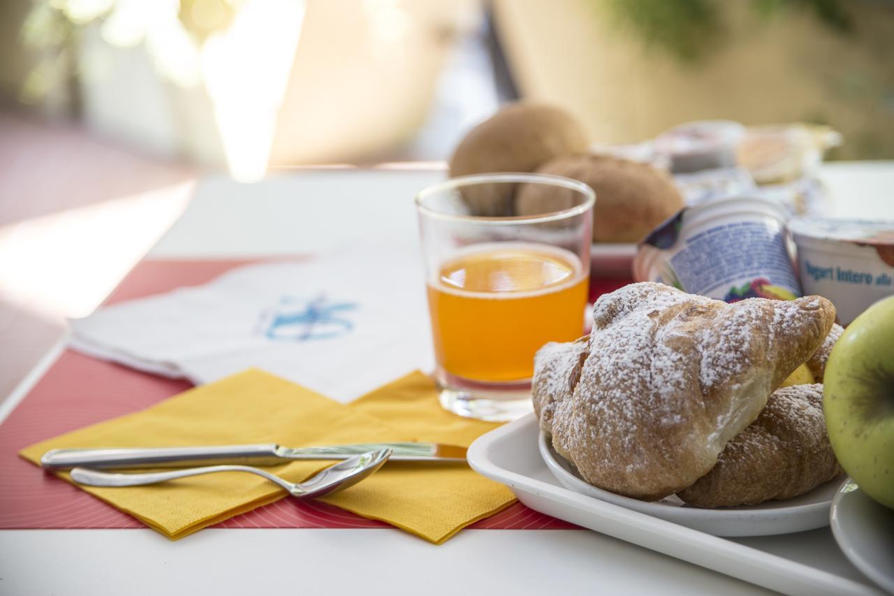 Ciccio Hotel Misano Adriatico Ngoại thất bức ảnh