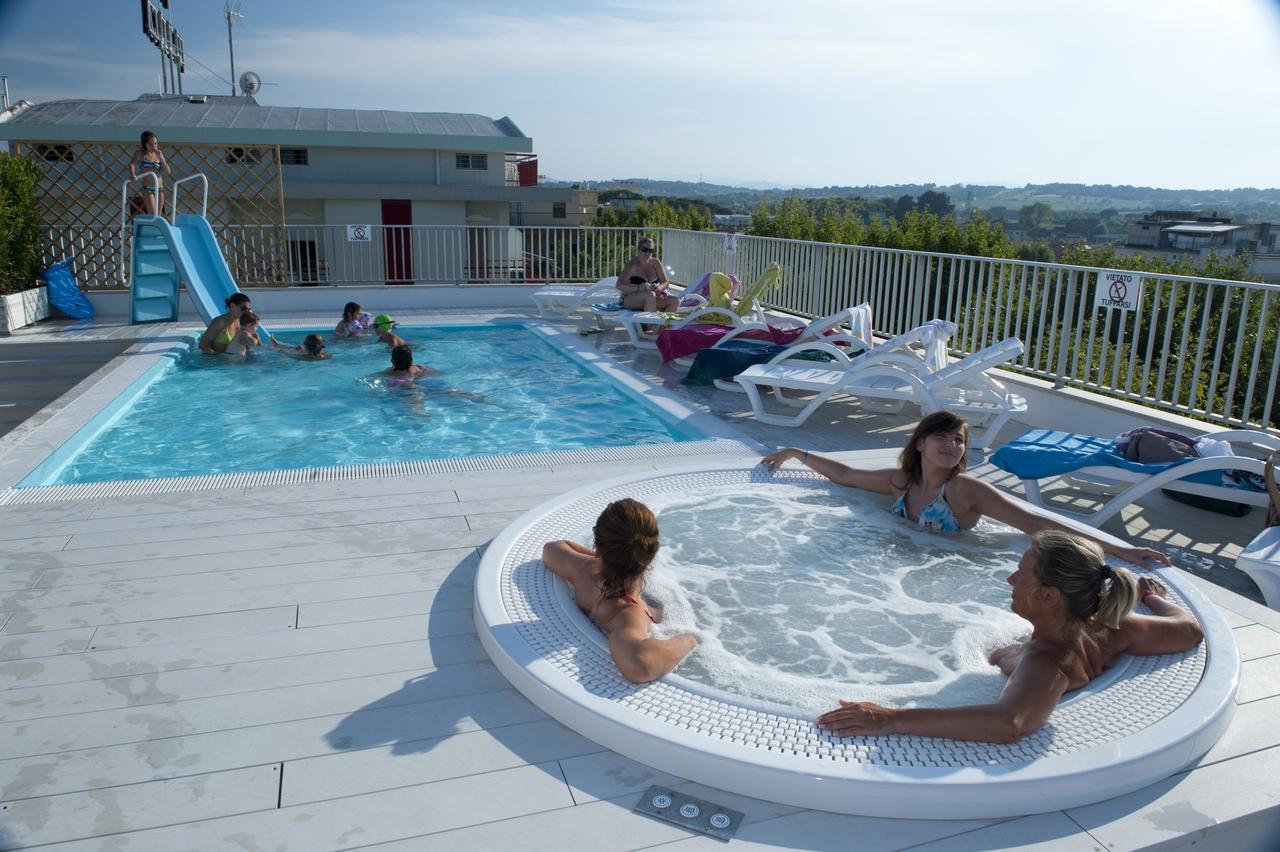 Ciccio Hotel Misano Adriatico Ngoại thất bức ảnh